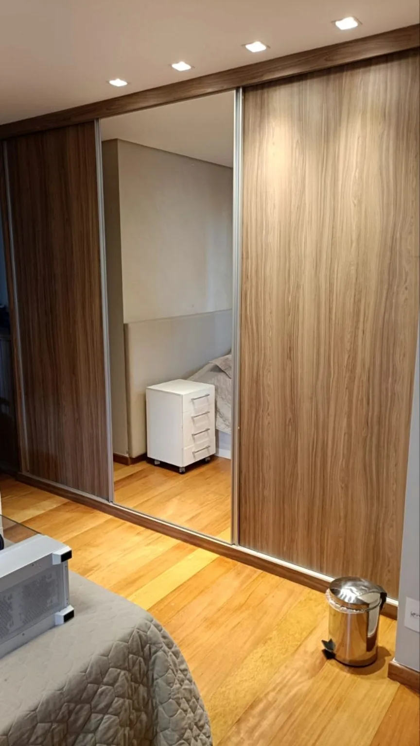 Closet planejado em madeira